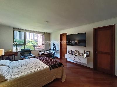 Apartamento de 3 alcobas en arriendo en La Calera, Medellín, 238 m² · foto 15 de 20