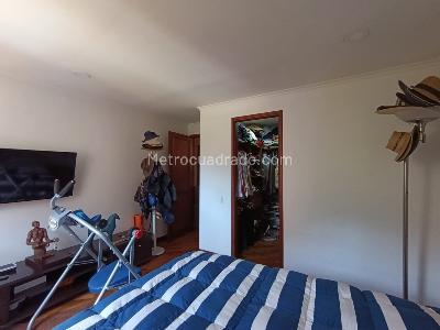 Apartamento de 3 alcobas en arriendo en La Calera, Medellín, 238 m² · foto 19 de 20