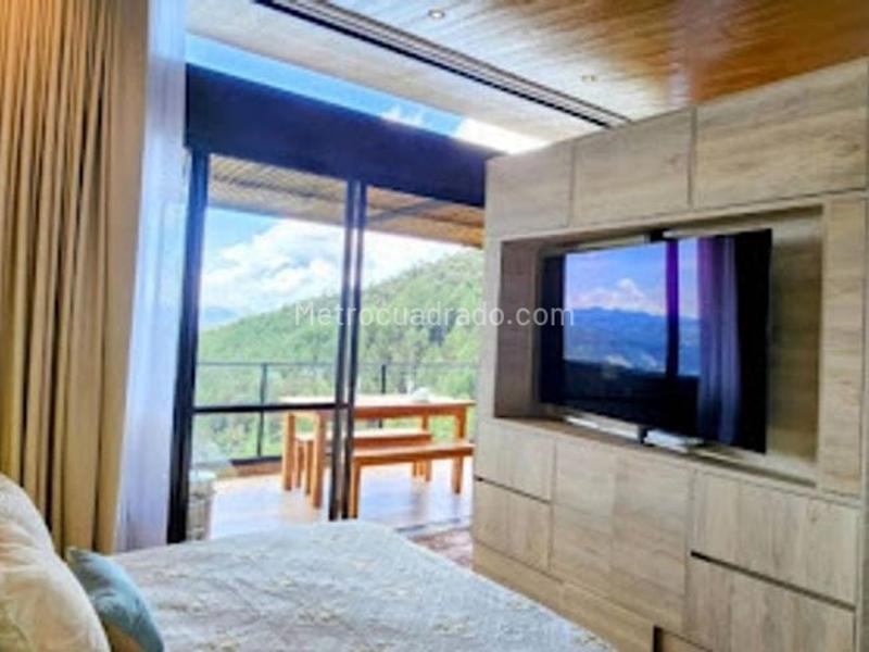 1BR Apartment in El Retiro (64 m²) - 2