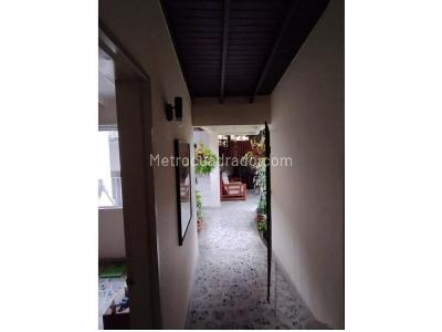 Casa de 4 alcobas en venta en Belen, Medellín, 247 m² · foto 11 de 16