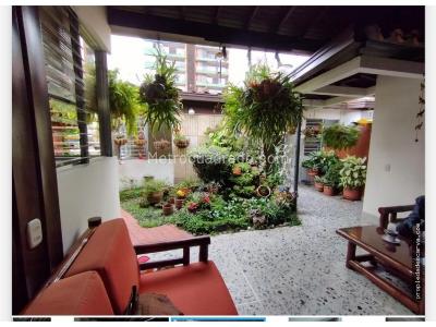 Casa de 4 alcobas en venta en Belen, Medellín, 247 m² · foto 12 de 16