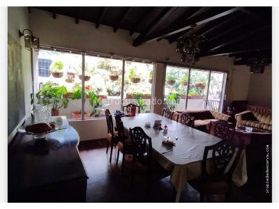 Casa de 4 alcobas en venta en Belen, Medellín, 247 m² · foto 2 de 16