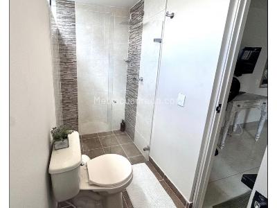 Apartaestudio en venta en La Aguacatala, Medellín, 40 m² · foto 15 de 20