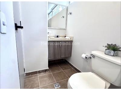 Apartaestudio en venta en La Aguacatala, Medellín, 40 m² · foto 16 de 20