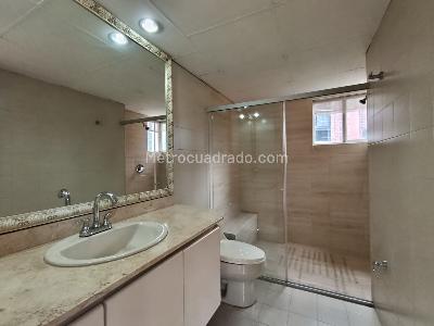 Apartamento de 3 alcobas en arriendo en El Tesoro, Medellín, 172 m² · foto 18 de 20