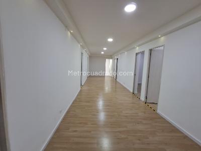 Casa de 5 alcobas en arriendo en Manila, Medellín, 220 m² · foto 5 de 20