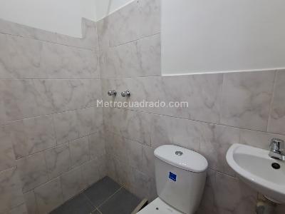 Casa de 5 alcobas en arriendo en Manila, Medellín, 220 m² · foto 19 de 20