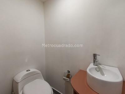 Apartamento de 1 alcoba en arriendo en El Tesoro, Medellín, 90 m² · foto 12 de 13