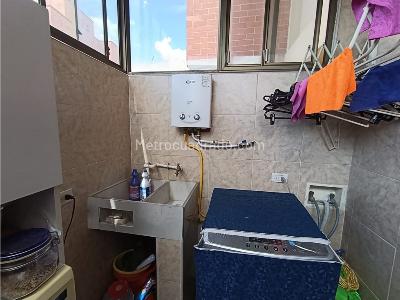 Apartamento de 3 alcobas en venta en Laureles, Medellín, 90 m² · foto 12 de 20
