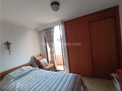 Apartamento de 3 alcobas en venta en Laureles, Medellín, 90 m² · foto 18 de 20