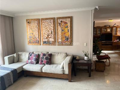 Apartamento de 3 alcobas en venta en Laureles, Medellín, 138 m² · foto 4 de 20