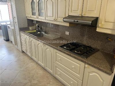 Apartamento de 3 alcobas en venta en Laureles, Medellín, 138 m² · foto 10 de 20