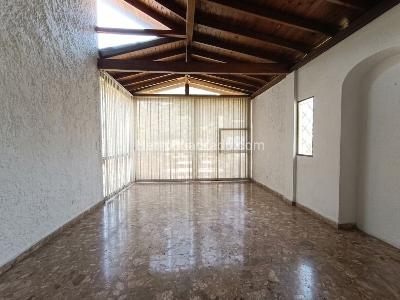 Casa de 5 alcobas en arriendo en El Poblado, Medellín, 1000 m² · foto 9 de 20