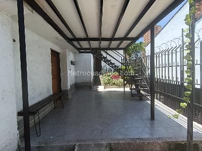 Casa de 5 alcobas en arriendo en El Poblado, Medellín, 1000 m² · foto 14 de 20