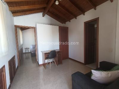 Casa de 5 alcobas en arriendo en El Poblado, Medellín, 1000 m² · foto 15 de 20