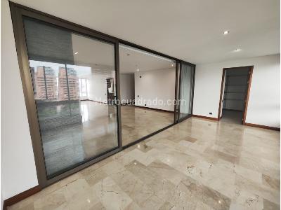 Apartamento de 3 alcobas en venta en La Florida, Medellín, 176 m² · foto 2 de 19