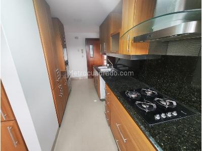 Apartamento de 3 alcobas en venta en La Florida, Medellín, 176 m² · foto 7 de 19