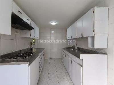 Apartamento de 4 alcobas en arriendo en El Campestre La Frontera, Medellín, 135 m² · foto 1 de 20