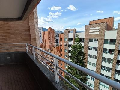 Apartamento de 3 alcobas en arriendo en Laureles Medellin, Medellín, 185 m² · foto 2 de 20
