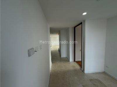 Apartamento de 3 alcobas en venta en Santa Maria De Los Angeles, Medellín, 205 m² · foto 13 de 20