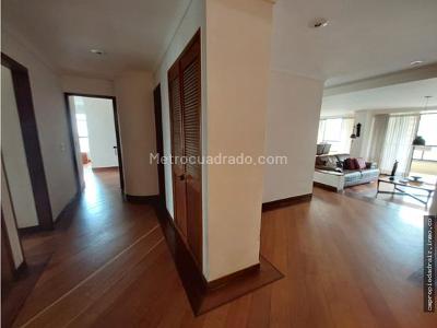 Apartamento de 3 alcobas en arriendo en La Aguacatala, Medellín, 187 m² · foto 2 de 20