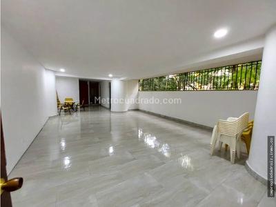 Apartamento de 3 alcobas en arriendo en La Aguacatala, Medellín, 187 m² · foto 6 de 20
