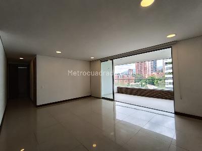 Apartamento de 2 alcobas en arriendo en Los Balsos, Medellín, 110 m² · foto 2 de 18