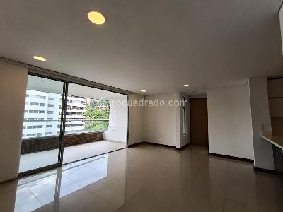 Apartamento de 2 alcobas en arriendo en Los Balsos, Medellín, 110 m² · foto 3 de 18