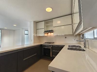 Apartamento de 2 alcobas en arriendo en Los Balsos, Medellín, 110 m² · foto 7 de 18