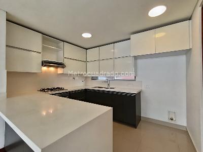 Apartamento de 2 alcobas en arriendo en Los Balsos, Medellín, 110 m² · foto 8 de 18