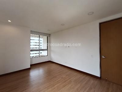 Apartamento de 2 alcobas en arriendo en Los Balsos, Medellín, 110 m² · foto 10 de 18
