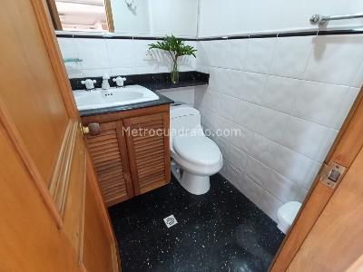 Apartamento de 2 alcobas en arriendo en Laureles Medellin, Medellín, 210 m² · foto 15 de 20
