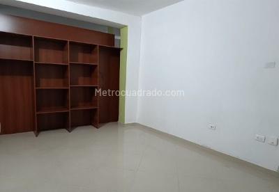 Casa de 3 alcobas en arriendo en Los Naranjos Envigado, Envigado, 180 m² · foto 4 de 13