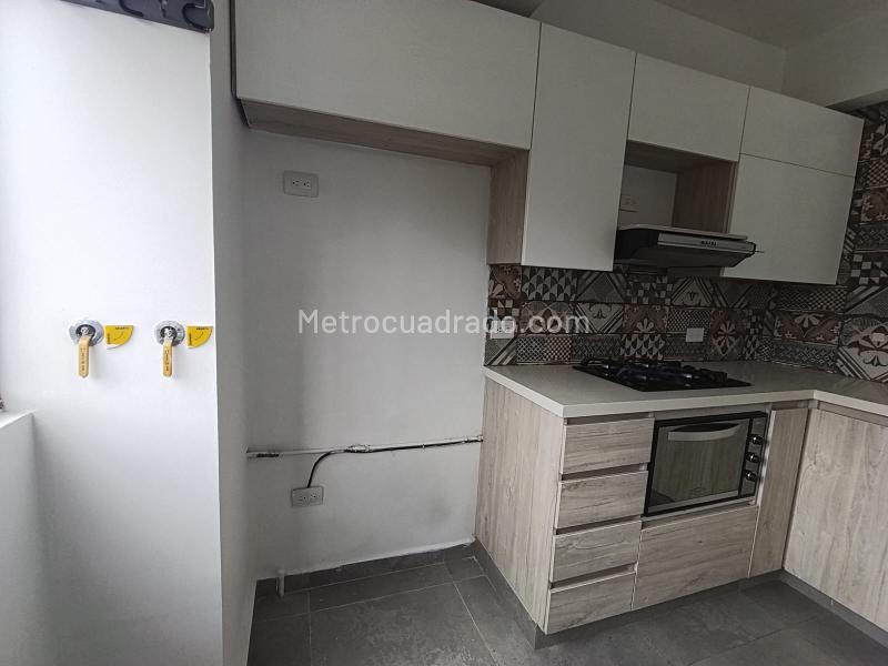 Piso – Sabaneta, San Isidro - Más