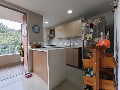 Apartamento de 3 alcobas en venta en El Trapiche, Sabaneta, 96 m² · foto 10 de 20