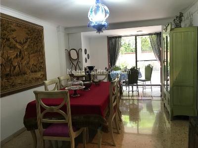 Casa de 3 alcobas en venta en La Visitacion, Medellín, 232 m² · foto 2 de 11