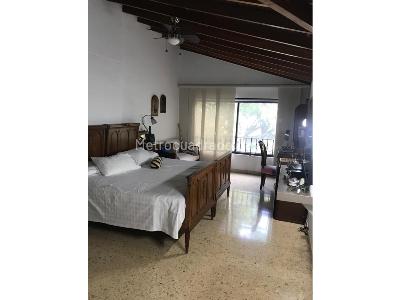 Casa de 3 alcobas en venta en La Visitacion, Medellín, 232 m² · foto 8 de 11