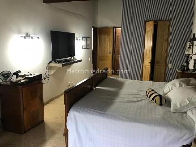 Casa de 3 alcobas en venta en La Visitacion, Medellín, 232 m² · foto 9 de 11