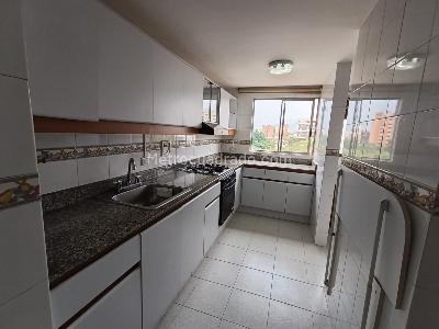 Apartamento de 3 alcobas en arriendo en Laureles Medellin, Medellín, 135 m² · foto 5 de 20