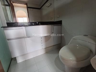Apartamento de 3 alcobas en arriendo en Laureles Medellin, Medellín, 135 m² · foto 7 de 20