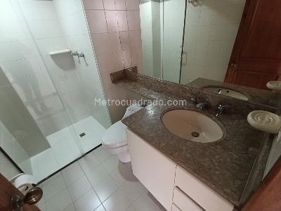 Apartamento de 3 alcobas en arriendo en Laureles Medellin, Medellín, 135 m² · foto 18 de 20