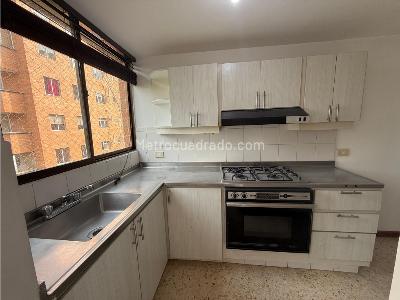 Apartamento de 3 alcobas en venta en El Poblado, Medellín, 110 m² · foto 4 de 18
