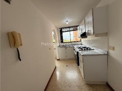 Apartamento de 3 alcobas en venta en El Poblado, Medellín, 110 m² · foto 5 de 18