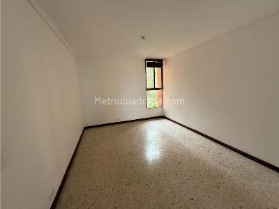 Apartamento de 3 alcobas en venta en El Poblado, Medellín, 110 m² · foto 8 de 18