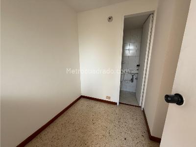 Apartamento de 3 alcobas en venta en El Poblado, Medellín, 110 m² · foto 9 de 18