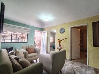 Apartamento en venta en Buenos Aires, Medellín · foto 3 de 15