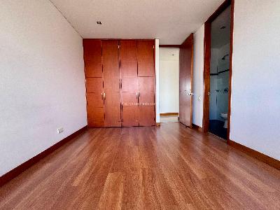 Apartamento de 3 alcobas en arriendo en La Visitacion Los Gonzalez, Medellín, 210 m² · foto 11 de 20