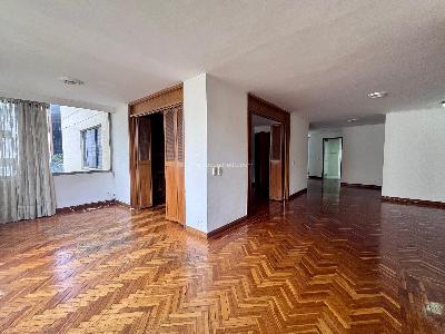 Apartamento de 3 alcobas en arriendo en Milla De Oro, Medellín, 200 m² · foto 2 de 13