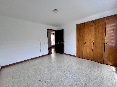 Apartamento de 3 alcobas en arriendo en Milla De Oro, Medellín, 200 m² · foto 9 de 13