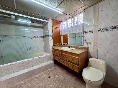 Apartamento de 3 alcobas en arriendo en Milla De Oro, Medellín, 200 m² · foto 12 de 13